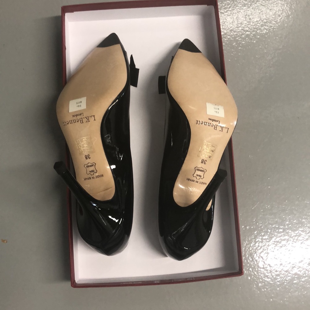 Shoes - Picture 3 of 4